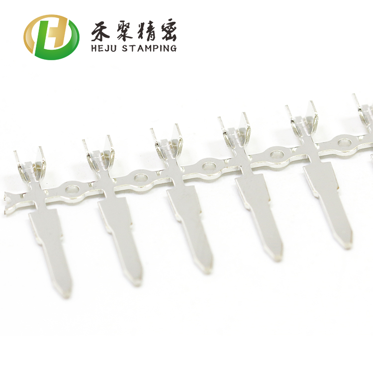 连接器端子、卡类端子、端子